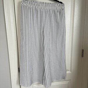 Black and White striped Linen Pants. Mirrou New Zealand Brand. Size Large.